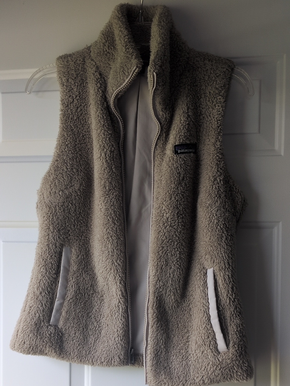 Patagonia Sherpa Fleece Vest in Taupe
